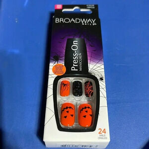 Broadway Pumpkin Halloween Press On Manicure